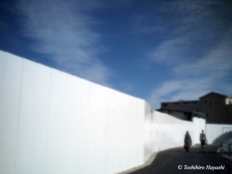 #09 "White wall "